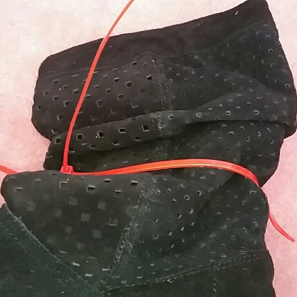 TOMS black boots shoes size 6 - Picture 2 of 4